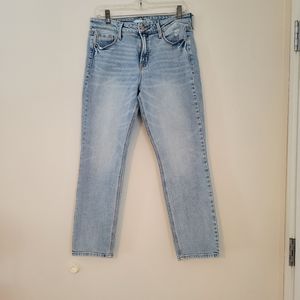 Slim Straight High Rise Lightwash Jeans